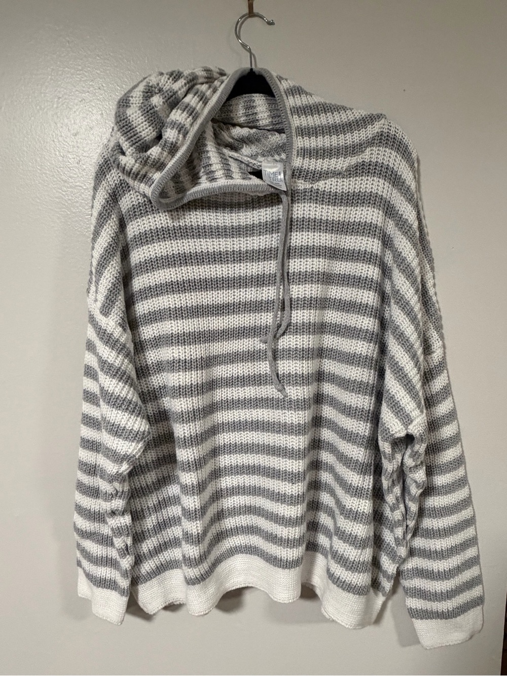 Striped Knit Hoodie Sweater - Gray & White
